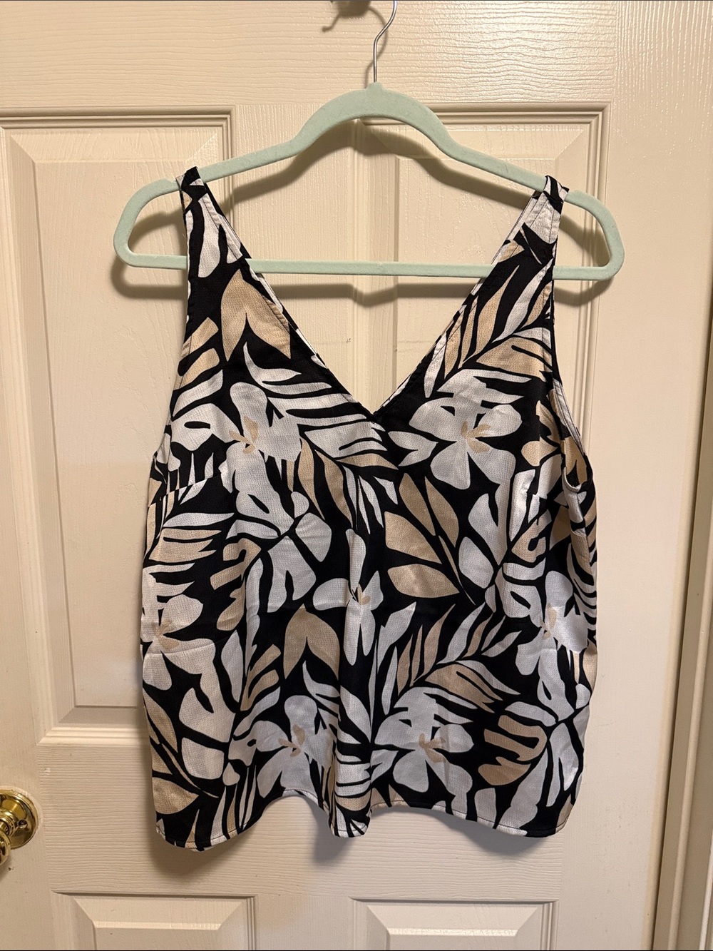 Old Navy Black Floral Print V-Neck Cami
